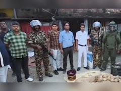 बंगाल में वोटिंग से पहले कई जिलों में चुनाव आयोग की छापेमारी, आखिर क्या है वजह?