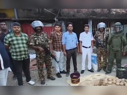 बंगाल में वोटिंग से पहले कई जिलों में चुनाव आयोग की छापेमारी, आखिर क्या है वजह?