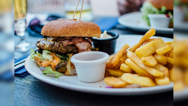 कहीं आपकी प्लेट ही तो नहीं बन रही आपकी कमजोरी की वजह? इन चीजों से बनाकर रखें दूरी