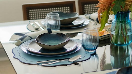Dinner Set खरीदने का बना रहे हैं मन? तो इन जबरदस्त डील्स को न करें मिस, ₹1000 से भी कम में पाएं शानदार डिज़ाइन