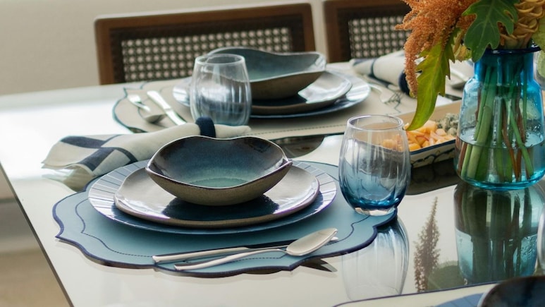 Dinner Set खरीदने का बना रहे हैं मन? तो इन जबरदस्त डील्स को न करें मिस, ₹1000 से भी कम में पाएं शानदार डिज़ाइन