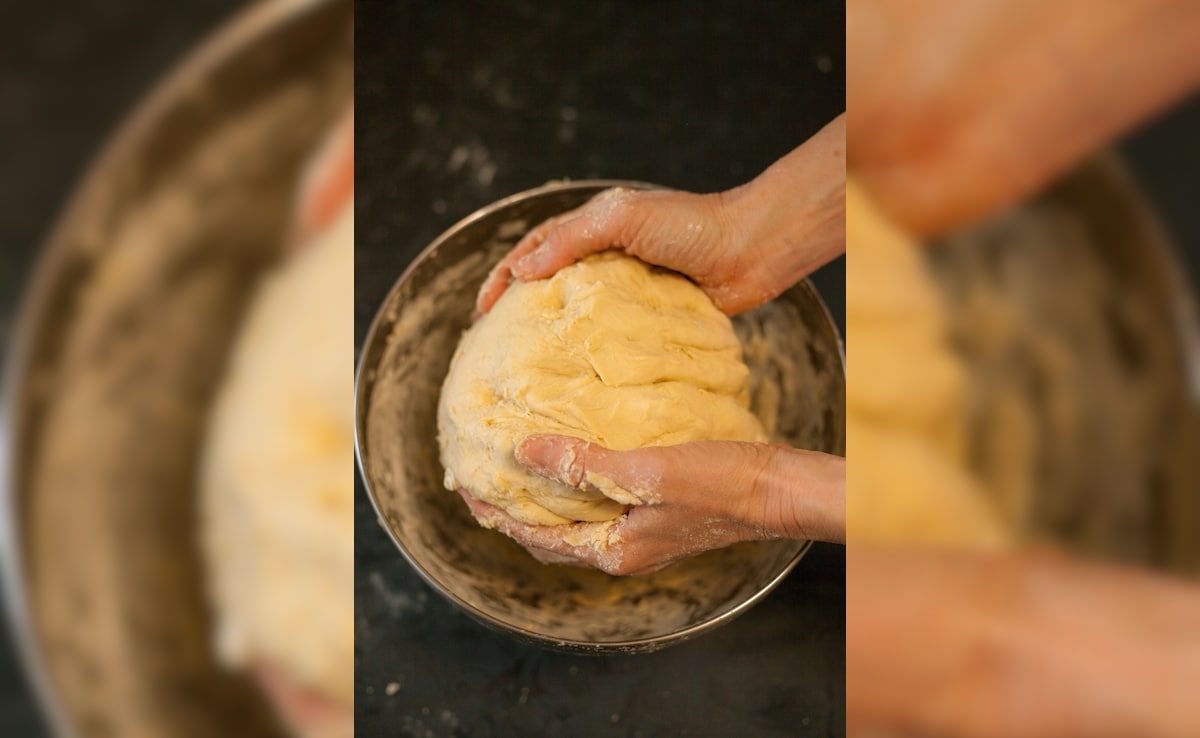 फ्रिज में रखा आटा काला क्यों पड़ता है? गूंथा हुआ आटा फ्रेश रखने के तरीके