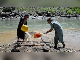 गेहूं के दाने बराबर सोना उगल रही अफगानिस्तान की एक नदी, मजदूरी छोड़ हर दिन किस्मत 'छान' रहे हजारों लोग- PHOTO