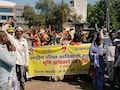 75 किमी पैदल चलकर कलेक्ट्रेट पहुंचे आदिवासी, जमीन के अधिकार को लेकर फूटा गुस्सा