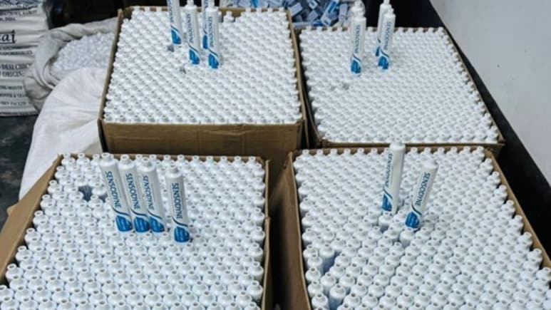 गजब का फर्जीवाड़ा... अब सेंसोडाइन भी नकली, दिल्ली में फैक्ट्री का भंडाफोड़, वीडियो में दिखा असल खेल