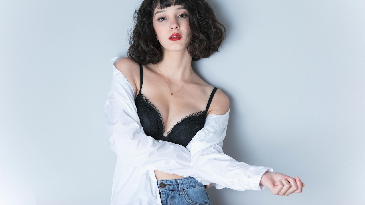 Why Your T-Shirt Bra Shows Lines: What Seam Type Will Fix It Instantly Why Your T-Shirt Bra Shows Lines: What Seam Type Will Fix It Instantly