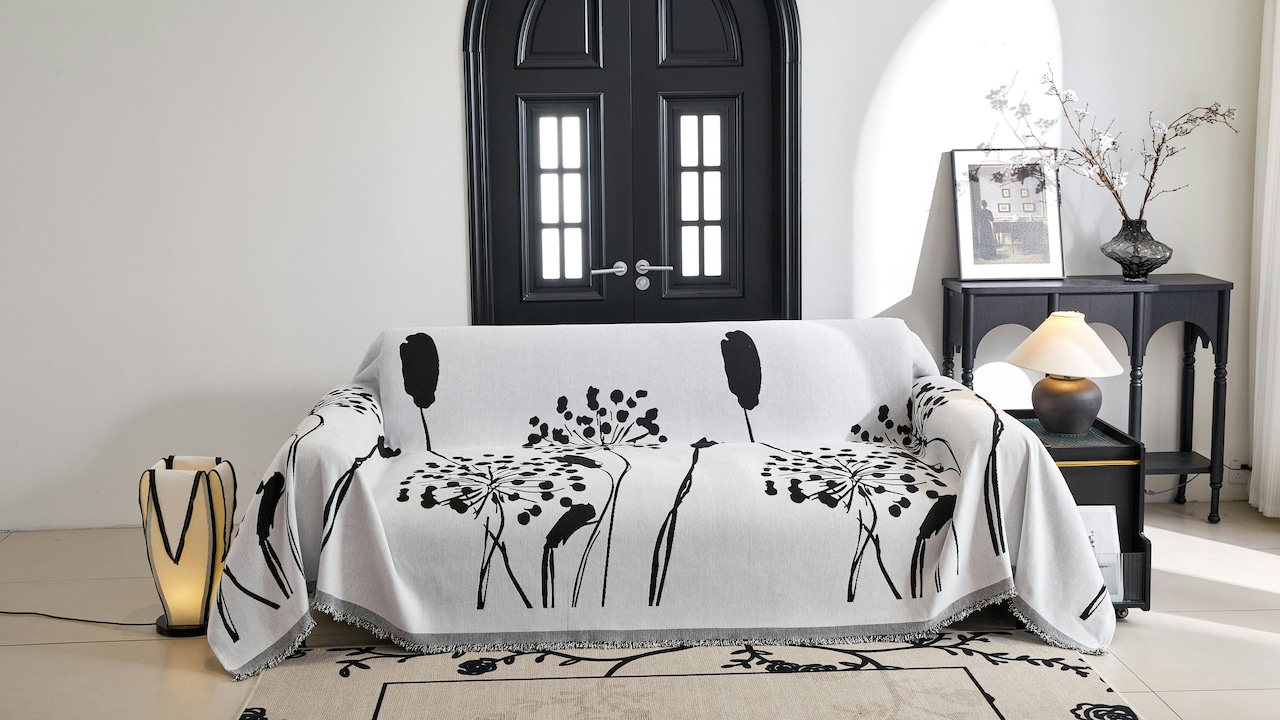 5 Sofa Covers That Do Not Keep Slipping