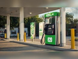 अब पेट्रोल की टेंशन होगी खत्म! सरकार ला रही फ्लैक्स फ्यूल, जानें क्या आपकी कार इसके लिए तैयार है?