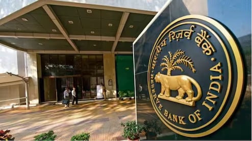 बैंक FD भूल जाइए! RBI की इस स्कीम में मिल रहा है बंपर मुनाफा, जानें 1 लाख पर कितना बनेगा पैसा