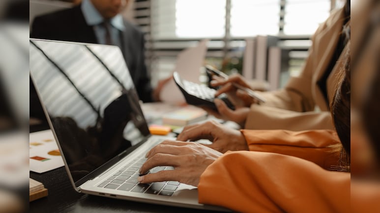 IT Stocks In Focus Ahead Of Q4 Results: 'Buy' Infosys, HCLTech, 'Add' Cyient Says HDFC Securities - Full List Inside