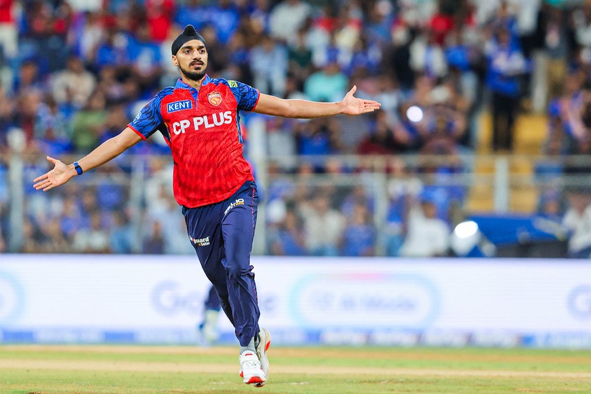 PBKS vs DC LIVE Score:  अक्षर-मिलर के अर्द्धशतकों से दिल्ली के प्लेऑफ की उम्मीद जिंदा, पंजाब को 3 विकेट से हराया