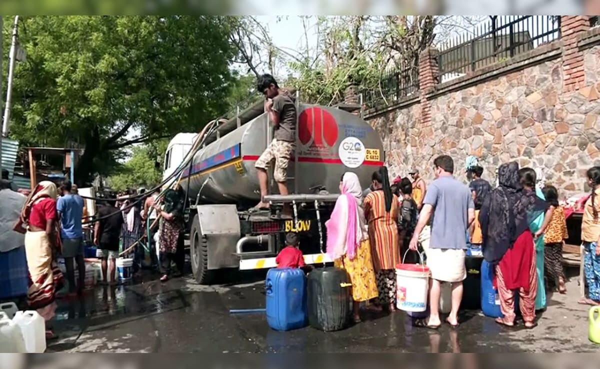 Delhi Water Supply: दिल्ली के इन इलाकों में आज नहीं आएगा पानी, कल भी रहेगी किल्लत, जरूरत पड़ने पर करें ये काम