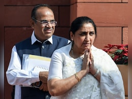 बारामती में सुनेत्रा पवार की गुहार के बावजूद कांग्रेस ने उतारा उम्मीदवार, आकाश मोरे होंगे मैदान में