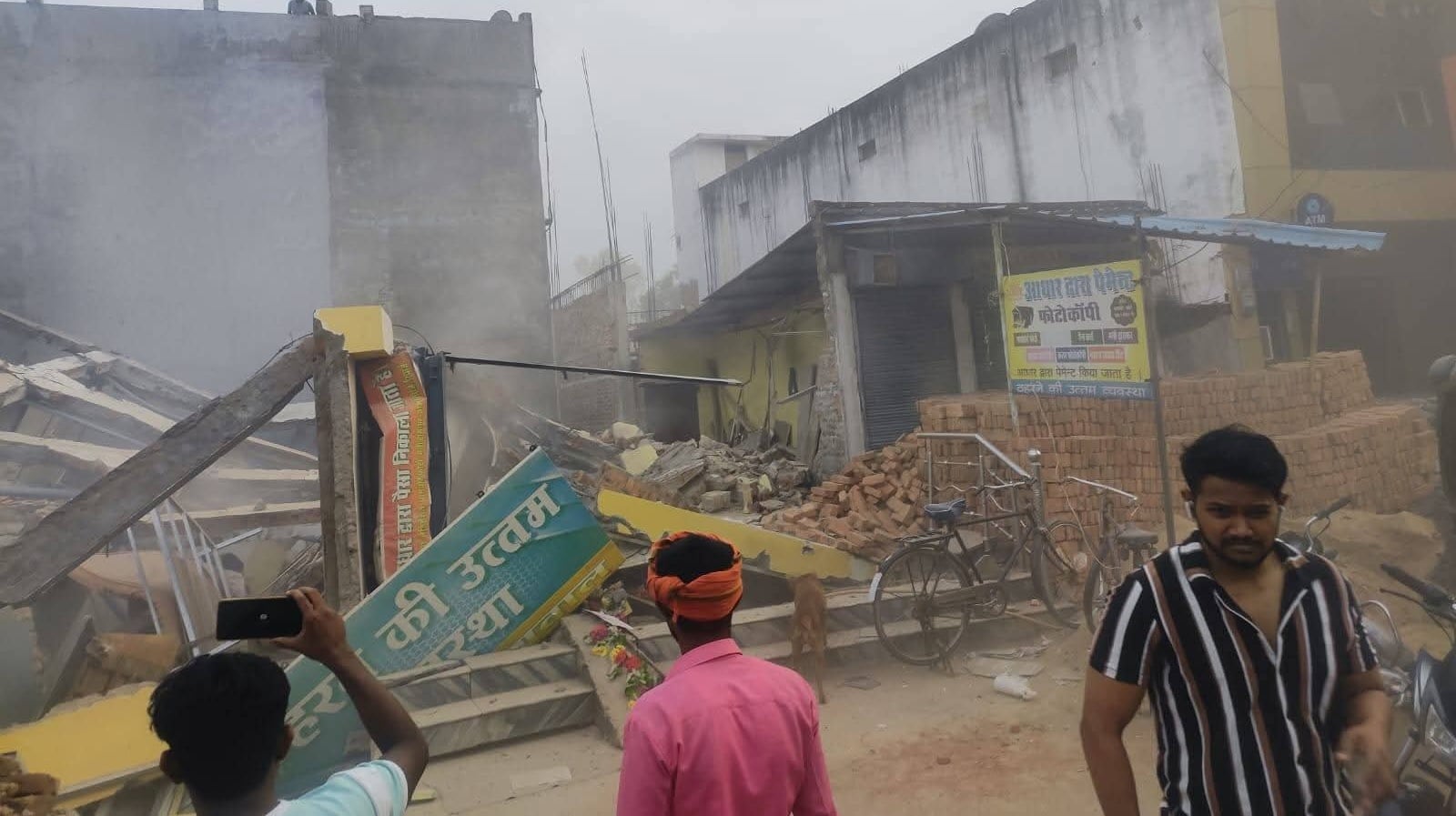 Anuppur Building Collapse Near Kotma Bus Stand Rescue Operation Underway Anuppur Building Collapse Near Kotma Bus Stand Rescue Operation Underway
