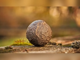 इजराइल की खुदाई में निकली 2100 साल पुरानी गोली, दुश्मनों के लिए खुदा है खौफनाक ताना!