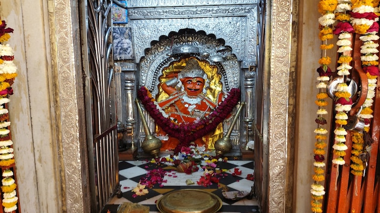 जब सैनिक की जगह खुद पहुंचे हनुमान जी! सागर के &lsquo;परेड वाले हनुमान&rsquo; मंदिर की चमत्कारी कहानी