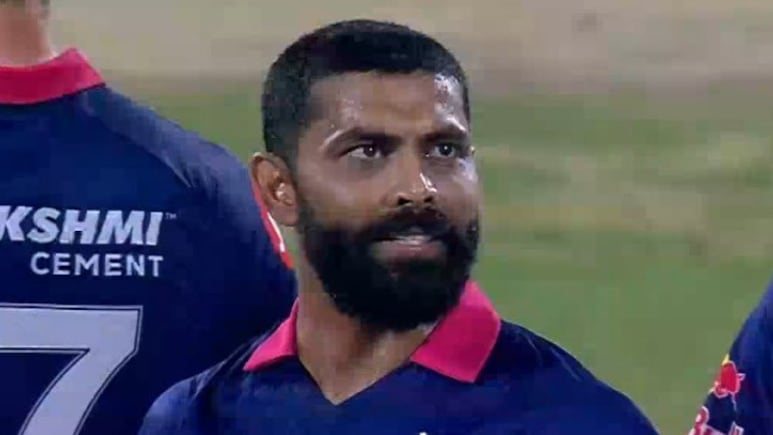 'बल्लेबाजी ऐसी नहीं है कि वे आपको मैच जिता सकें', क्या इतने खराब खेलते हैं जडेजा? दिग्गज के बयान से मची खलबली