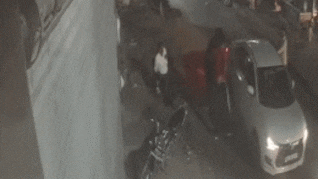 जयपुर में गन पॉइंट पर पुलिसकर्मी का किडनैप, जान पर खेल बदमाशों की कार के आगे कूदी पत्नी