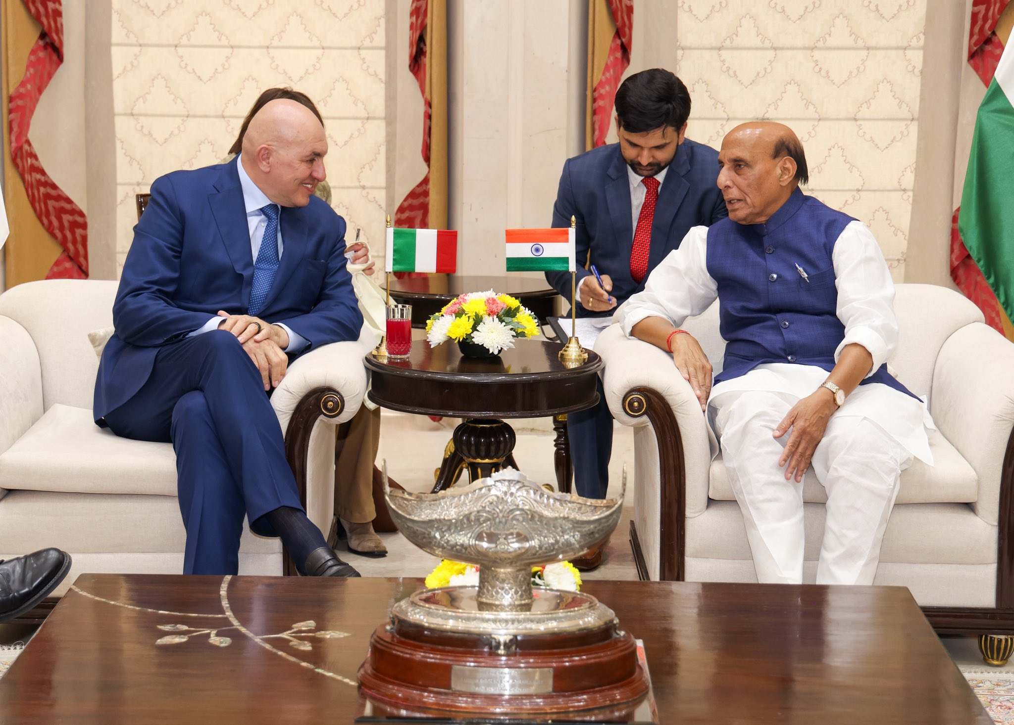 भारत-इटली मिलकर बनाएंगे सैन्य हार्डवेयर, रक्षा औद्योगिक ढांचा विकसित करने का लिया संकल्प