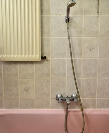 Side Effects Of Showering After Eating