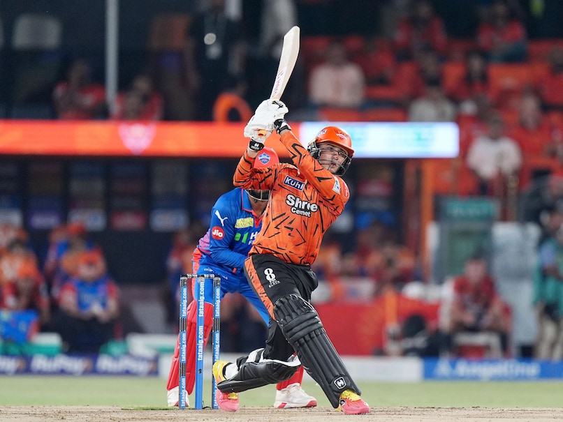 SRH vs DC LIVE Score, IPL 2026: Abhishek Sharma Nears 2nd Century For SRH; Ishan Kishan On The Charge