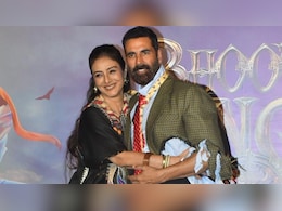 Tabu Recalls Dance Classes With Akshay Kumar 39 Years Ago: "He Picked Me Up On A Bike"