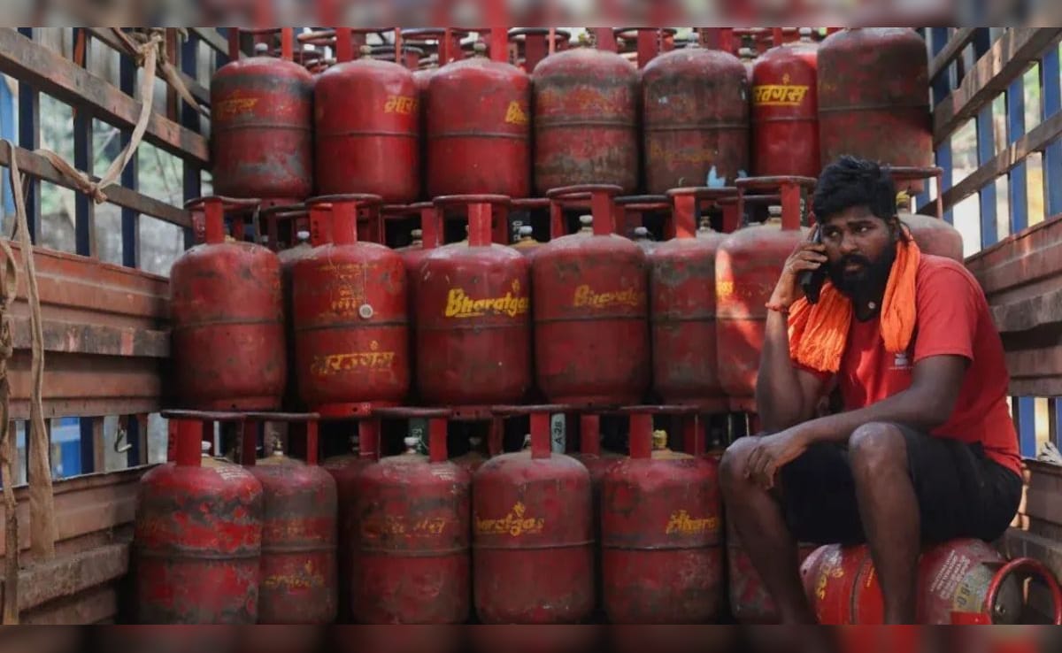 LPG Crisis: स्टूडेंट, मजदूर और प्रवासियों को कहां मिलेगा LPG सिलेंडर, बस एक ID की पड़ेगी जरूरत, जानिए पूरा प्रोसेस
