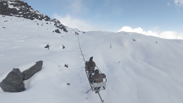 16,000 फीट पटरी पर दौड़ी &lsquo;मोनोरेल&rsquo;, भारतीय सेना का अनोखा प्रयास बना रिकॉर्ड