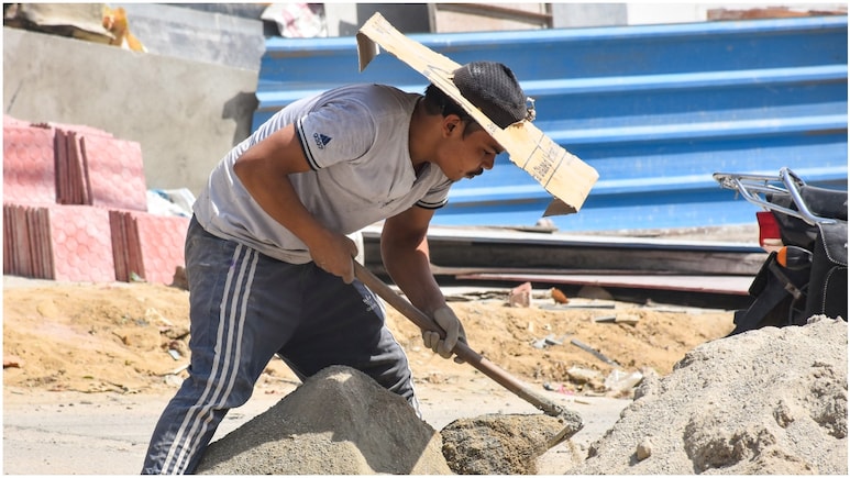 Heatwave May Melt 4% Of GDP, Raise Medical Bills, Dent Productivity