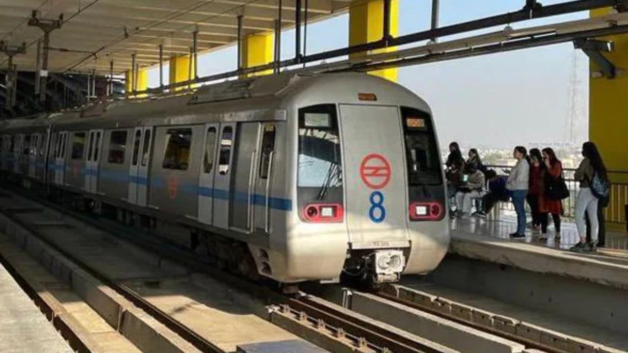 Delhi Commuters Weigh Transport Options: Car, Cab, Or Metro?