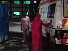 Video: घायल युवक की पत्नी से धुलवाई 108 एंबुलेंस, वीडियो वायरल होने पर पायलट-EMT की चली गई नौकरी