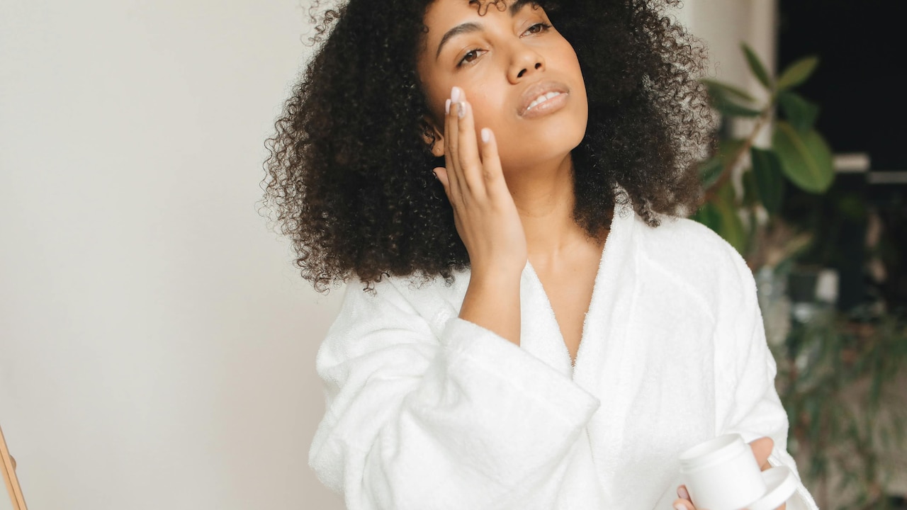 Why Moisturiser Feels Sticky In Humidity And How Gel-Creams Fix It Why Moisturiser Feels Sticky In Humidity And How Gel-Creams Fix It