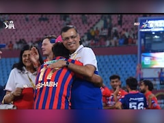 LSG vs RR: हार के निराश ऋषभ पंत हुए इमोशनल,  टीम के मालिक संजीव गोयनका ने लगाया गले से, जीत लिया दिल