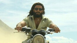 How Ranveer Singh's Biceps Get A Fitting Tribute In <i>Dhurandhar 2</i> Pathani Kurtas