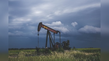 US Crude Crosses $117, Brent Jumps As Trump's Iran Deadline Keeps Oil Market On Tenterhooks