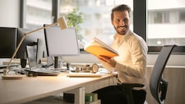 Boss से पहले ऑफिस पहुंचने से होते हैं ये कमाल के फायदे, जो आपने सोचे भी नही होंगे!