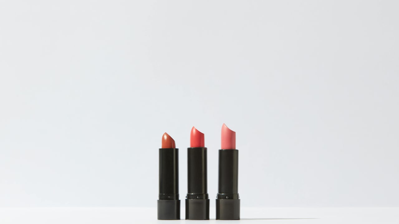 Top 5 Comfortable Matte Lipsticks For All-Day Wear Without Dryness