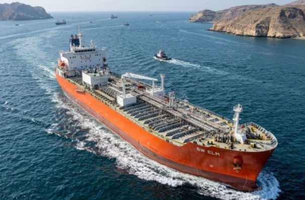 भारत के एक और जहाज ने होर्मुज को किया पार, लदा है 20,400 MT LPG