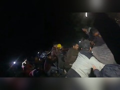 हिमाचल: कुल्‍लू में पर्यटकों से भरी गाड़ी खाई में गिरी, 4 लोगों की मौके पर मौत 