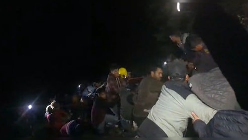 हिमाचल: कुल्&zwj;लू में पर्यटकों से भरी गाड़ी खाई में गिरी, 4 लोगों की मौके पर मौत&nbsp;