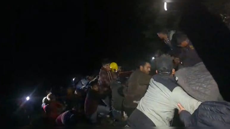 हिमाचल: कुल्&zwj;लू में पर्यटकों से भरी गाड़ी खाई में गिरी, 4 लोगों की मौके पर मौत&nbsp;