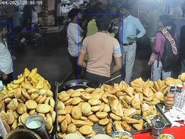 खाटूश्याम भक्तों के साथ फिर हुई मारपीट, कचौरी खाने के लिए रुके तो दंपत्ति को पीटने लगे दुकानदार