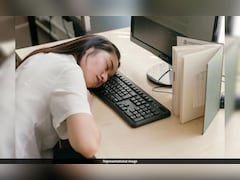 जितनी सैलरी, उतनी ही नौकरी...कम पगार से नाराज महिला ने ऑफिस में ली 5 घंटे की नींद, बॉस को सिखाया 'Pay' का पाठ