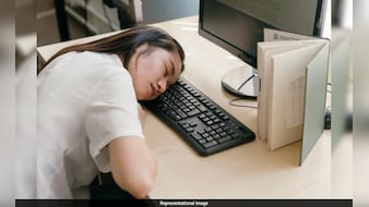 जितनी सैलरी, उतनी ही नौकरी...कम पगार से नाराज महिला ने ऑफिस में ली 5 घंटे की नींद, बॉस को सिखाया 'Pay' का पाठ