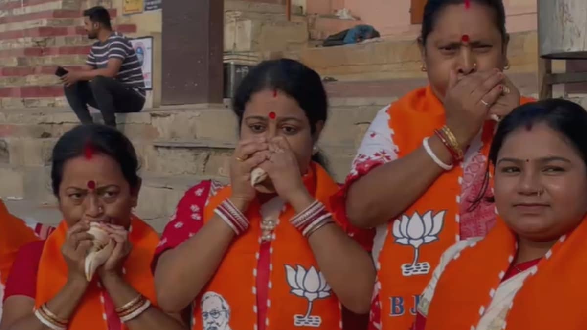 Varanasi News: PM Modi to Visit Constituency for Two Days; Kashi Ghats Echo with Conch Shells