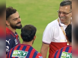 विराट कोहली से मिले बिना खुद को रोक नहीं पाए संजीव गोयनका, हार के बाद मैदान पर गए और लगा लिया गले से