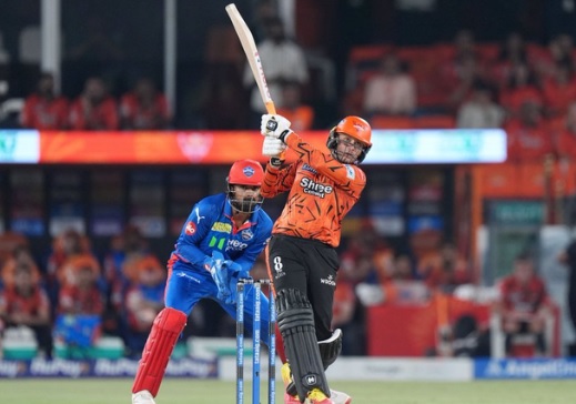 SRH vs DC LIVE Score, IPL 2026: 6, 6, 6, 6, 6, 6, 6 अभिषेक शर्मा ने मचाया तहलका, शतक के करीब पहुंचे