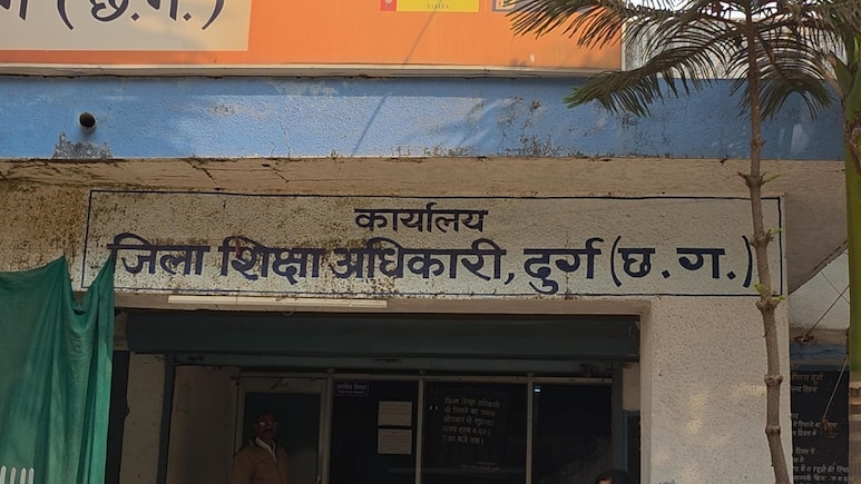 फर्जी जॉइनिंग लेटर का खेल! दुर्ग में स्वामी आत्मानंद स्कूल भर्ती के नाम पर बड़ा फर्जीवाड़ा, DEO के डिजिटल साइन तक किए नकली
