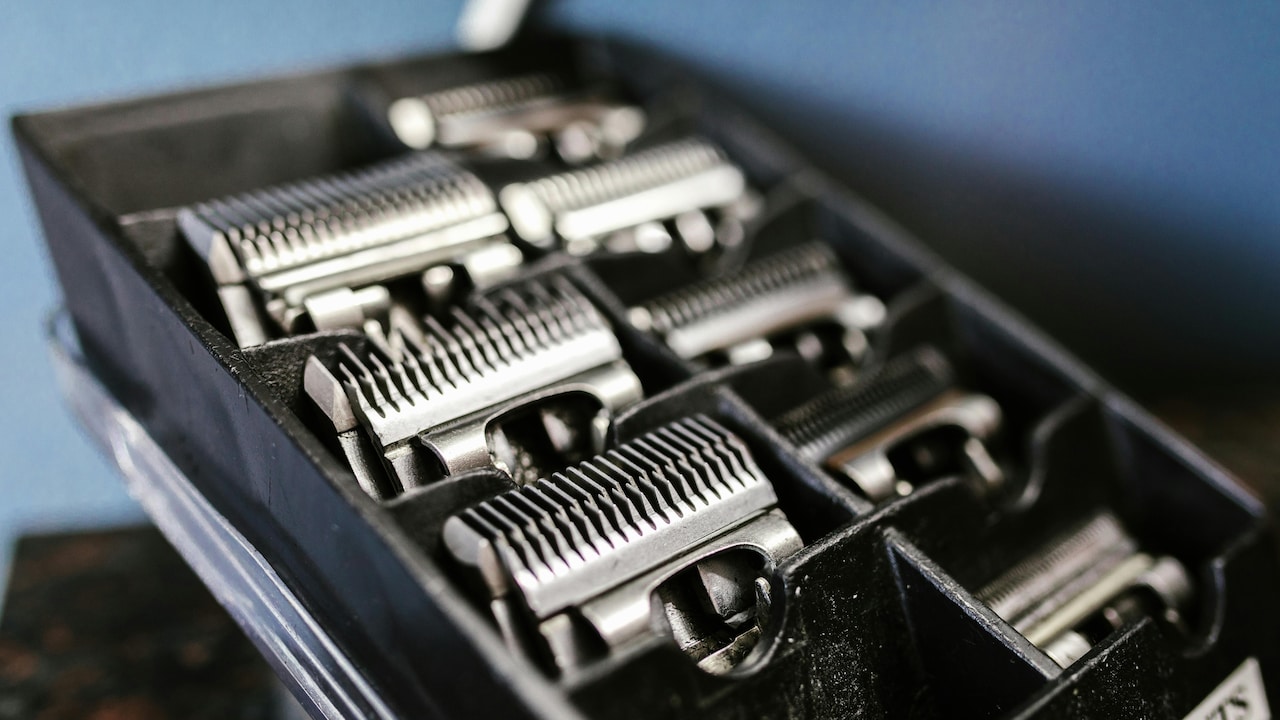 Why Trimmers Pull Hair And What Blade Types Work Better