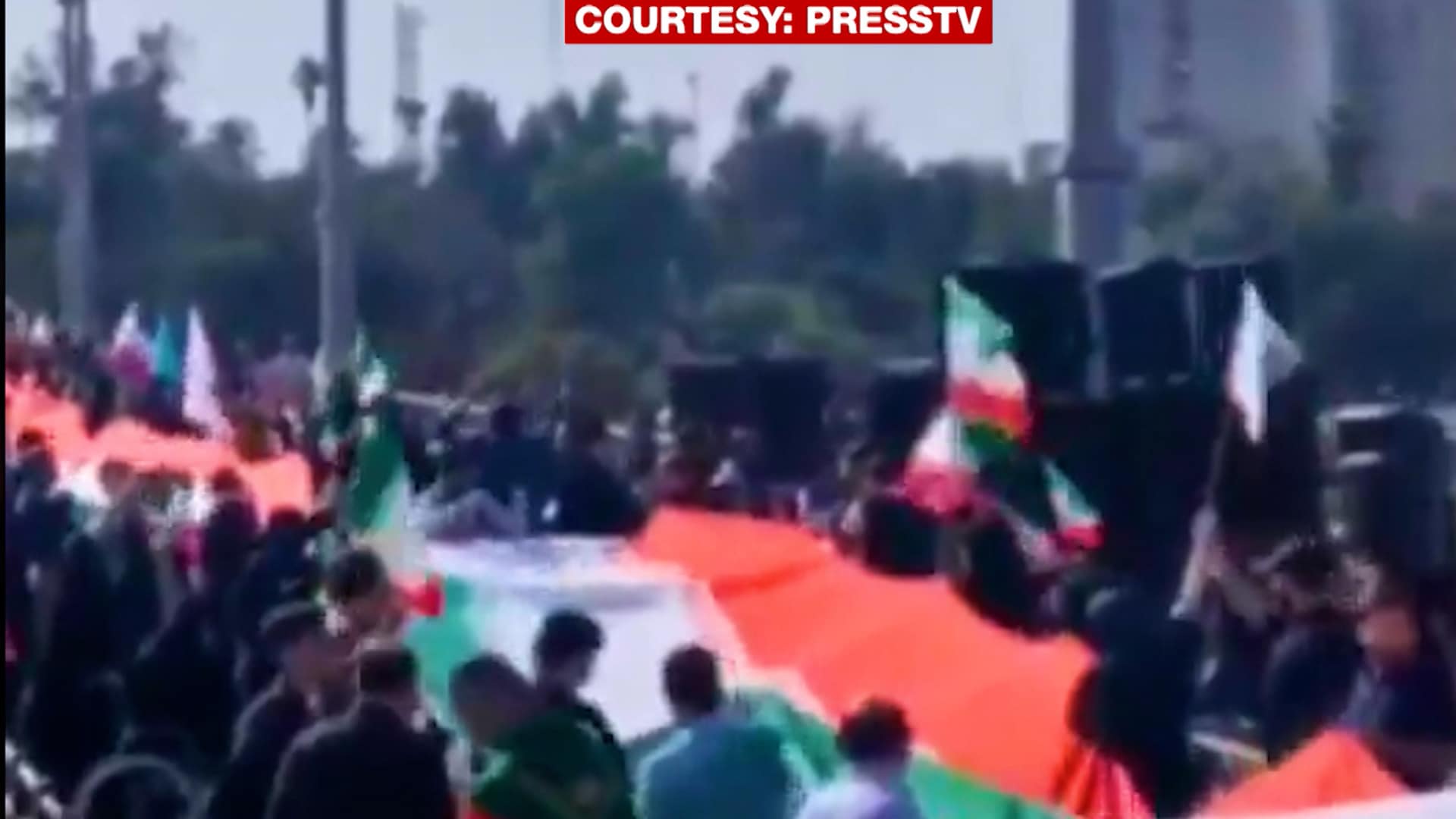 Iranians Form Human Chains to Protect Infrastructure